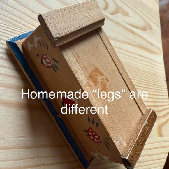 Dollhouse Miniature Vintage Wood Painted Chest Trunk Toy Chest 1:12 Scale - Picture 2 of 8